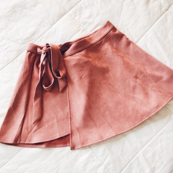 Lulus Dresses & Skirts - ❤️Lulu Suede Skirt